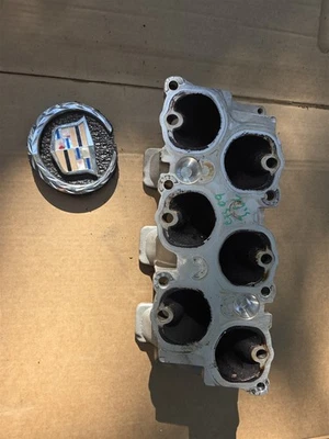 2004 2005 2006 - 2009 凯迪拉克 SRX CTS 下进气歧管 12571079 二手 OEM — 第 1/4 张图片