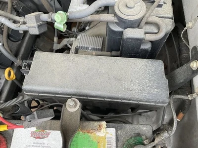 Fuse Box Engine Thru 7/02 2UZFE Engine 8 Cylinder Fits 01-02 TUNDRA 4728918 Foto 1 de 4