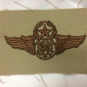 Patch militare vintage esercito aeronautico maestro aviatore marrone su cachi variante - Foto 1 di 6