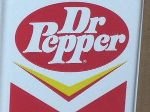DR PEPPER - Hot Or Cold -- TEXAS SOFT DRINK -- Wall Thermometer -NEVER BEEN USED - Picture 1 of 13