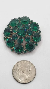 Vtg Goldtone Green Rhinestone Brooch Pin 1C7 - Picture 1 of 8