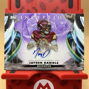 2024 Topps Inception JAYDEN DANIELS Rookie Variation On Card Auto 32/99 #RAV-JD - Picture 1 of 6