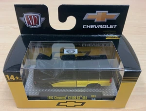 M2 Machines Black/Yellow 1992 Chevrolet C1500 SS 454 R93 24-96 MIB Read - Picture 1 of 6