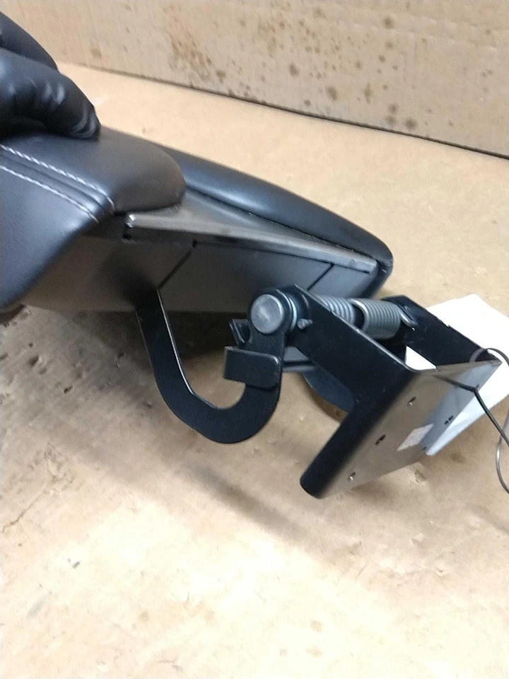 2015 Nissan Murano Center Console OEM Red 288769 101k Miles 4DR SUV - Image 1 of 4