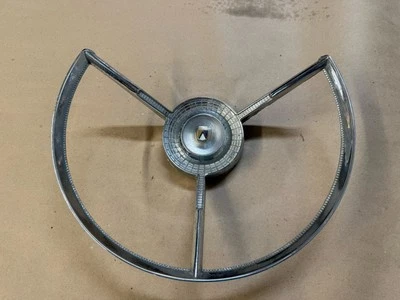 Anillo de bocina del volante Ford Fairlane Crown Victoria 1956 OEM 56 Foto 1 de 4