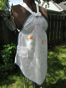 Vintage White Cotton Full Apron with Multi Color Embroidery - Picture 1 of 7