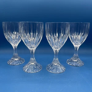 Set 4 bellissimi bicchieri da vino Mikasa Park Lane 6 1/4" ottimi! - Foto 1 di 24