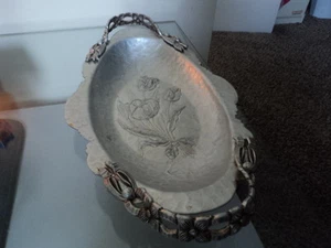 Vintage Hand Wrought Creations By Rodney Kent Aluminum Serving Dish # 404 Tulips - Picture 1 of 9