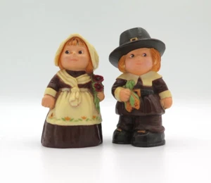 Vintage Hallmark Thanksgiving Pilgrims Salt and Pepper Shakers - Picture 1 of 7