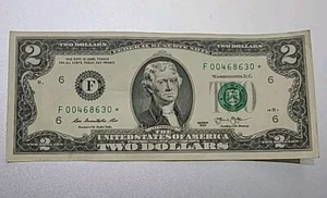 2 dollar bill with GREEN STAR on serial number - great condition - Picture 1 of 4