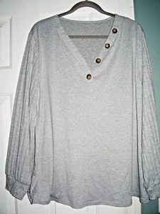 GORGEOUS NEW SIZE XXL WOMEN'S LONG SLEEVE PULLOVER GREY TOP WITH BUTTON ACCENT - Picture 1 of 3