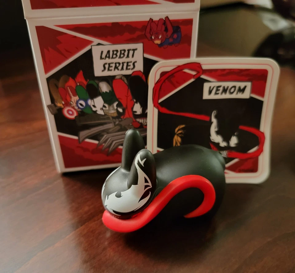 FIGURA VINILO KIDROBOT MARVEL LABBIT VENOM 2.5" SERIE 1 FRANK KOZIK  Foto 1 de 1
