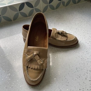Russell & Bromley Nude Patent Loafers Size Uk 5 Eu 38 - Picture 1 of 7