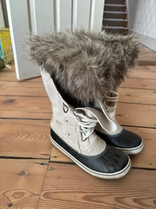 Sorel JOAN OF ARCTIC™ Women's Waterproof Boot Size - UK6.5 Colour - Fawn - Picture 1 of 9