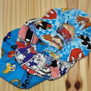 Sonic Scrunchies | Hecho a mano en EE. UU. | Silicona elástica premium de larga duración - Imagen 1 de 6