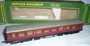 REPLICA OO GAUGE BR 60' COLLETT 3rd COACH W1098W 12052 BOXED - Picture 1 of 2