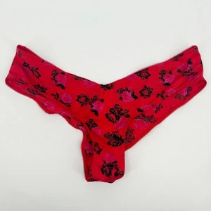 Neu mit Etikett Victoria's Secret VS freches Höschen mit hohem Beinausschnitt Größe M rot Blumendruck Dessous - Bild 1 von 6