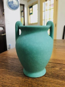 FABULOUS Arts & Crafts Matte green Weller 1920-30s Art Pottery Vase-Heavy - Picture 1 of 10