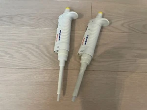 Set  Eppendorf Research  Pipette   2-20,  20-  200 ul  pipet variable fdv - Picture 1 of 2
