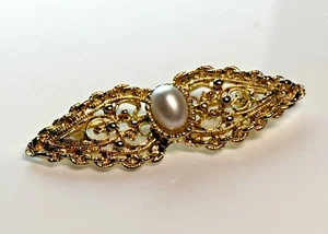 Vintage Brooch Gold Tone Metal Filigree Faux Pearl - Picture 1 of 8