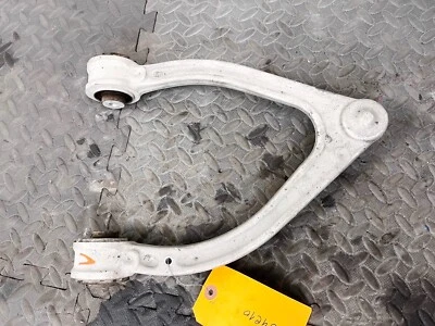 14-20 MERCEDES MAYBACH S550 BRAÇO DE CONTROLE TRANSVERSAL SUPERIOR ESQUERDO DIANTEIRO LH FABRICANTE DE EQUIPAMENTO ORIGINAL - Imagem 1 de 4