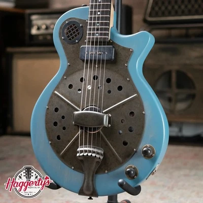 National RP2 Pioneer - Azul translúcido con estuche rígido Foto 1 de 4