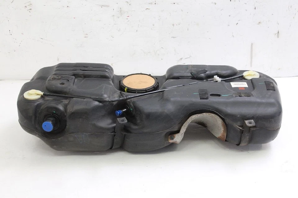 Depósito de combustible Opel AGILA B 93194066 4709227 1.2 63 KW 86 CV gasolina 06-2008 Foto 1 de 3