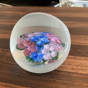 1987 2.3” Lundberg Studios Daniel Salazar Basket Bouquet Glass Paperweight Rare - Picture 1 of 12