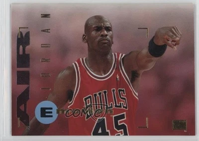Skybox Emotion 1994-95 Michael Jordan #100 Salón de la fama Foto 1 de 2