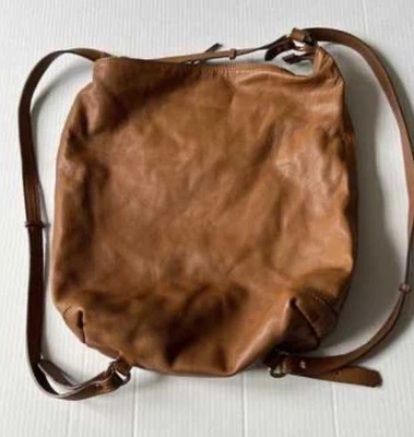 Mochila vintage de cuero marrón camel de Zara para mujer Foto 1 de 4