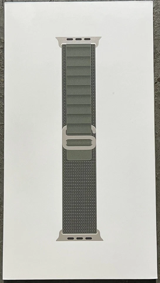 Genuine Apple Watch Band Alpine Loop (49mm) Green - Medium (Fits 145mm - 190mm)