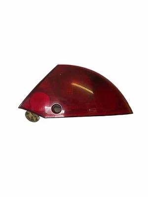 01 02 Conjunto de lámpara de luz trasera MITSUBISHI ECLIPSE lado derecho del pasajero Foto 1 de 4