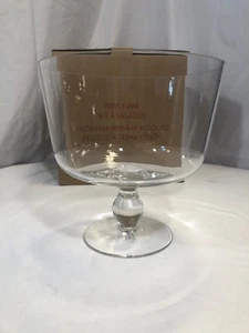 Avon Glass Footed 8.5" Trifle Bowl - Picture 1 of 5