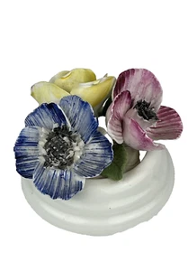 Sandford Fine Bone China 3 Blumen im Topf Made in England rosa blau gelb 2" H - Bild 1 von 5