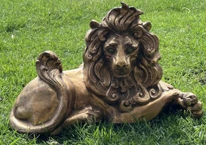 Rara estatua grande de león sentado dorado con ojos de jade de California Pottery - Imagen 1 de 9