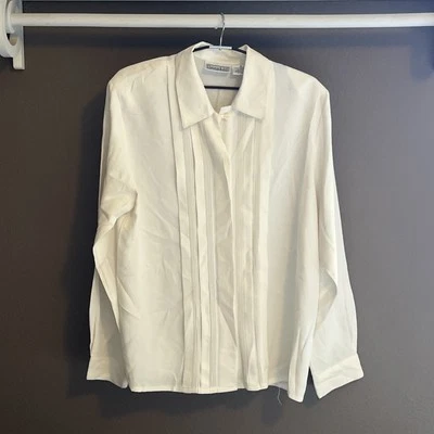 Blusa para mujer Christie & Jill talla 10 crema manga larga abotonada plisada Foto 1 de 4