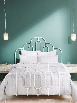 Anthropologie Velvet Emery 被子 — 第 1/4 张图片