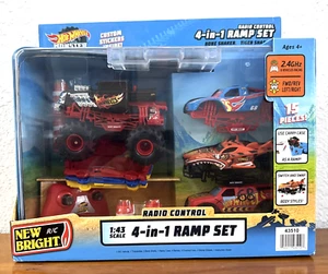 Hot Wheels Monster Trucks Radio Control Ramp RC 4 in 1 Ramp Carry Case, 1:43 - Picture 1 of 6