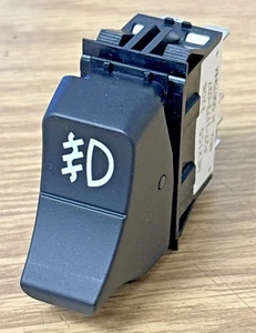 NEW GENUINE PACCAR KENWORTH / PETERBILT FOGLIGHT SWITCH   p/n - P27-1173-037 - Bild 1 von 3