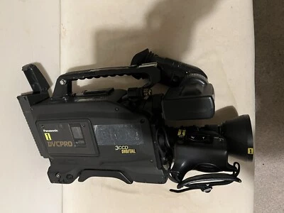 DVCPRO 3CCD Digital Broadcast tv camera - Image 1 of 4