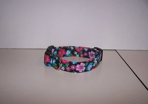 Wet Nose Designs Flora Dog Collar Beautiful Flowers Spring Summer on Black - Picture 1 of 7
