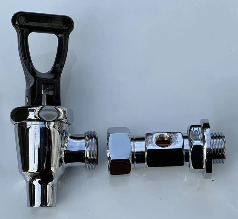 Faceut e gambo per caffè, urna, acqua calda. Manico nero - Immagine 1 di 1