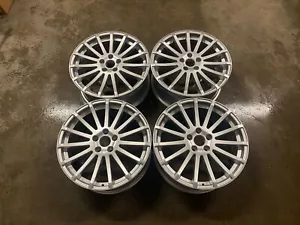 18" Ford Focus RS MK2 Wheels Quartz Silver Mondeo Transit Connect 5x108 - Picture 1 of 9