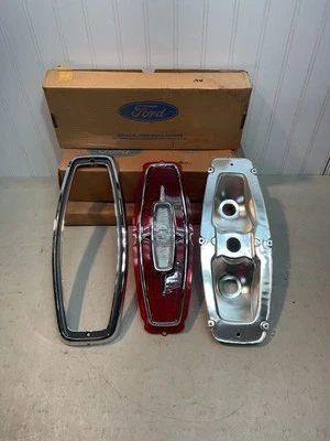 NOS 1967 FORD COUNTRY SQUIRE/SEDAN STATION WAGON TAIL LIGHT ASSEMBLY NEW - Image 1 of 4