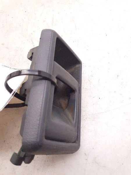 1990 TOYOTA PICKUP REGULAR DRIVER SIDE FRONT INTERIOR DOOR HANDLE  - Image 1 of 4