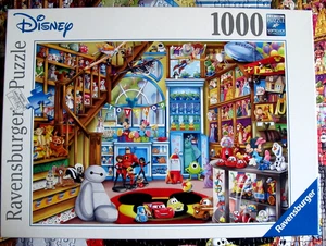 1000 Teile Puzzle v. Ravensburger " Spielzeugladen - Disney " - Bild 1 von 2