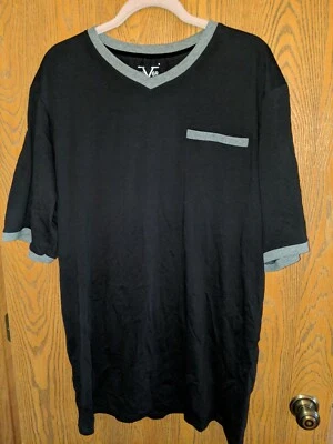  Camisa 19 V69 Italia Para Hombres Negra Cuello en V Bolsillo en el Pecho Talla 3 XL NUEVA CON ETIQUETAS ENVÍO GRATUITO Foto 1 de 4