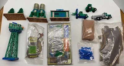 VTG Tonka Kentoys Lot Road Farm Industrial Vehicles Buildings Forklift More 1999 - Image 1 of 4