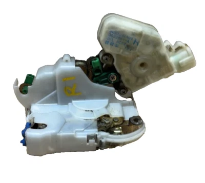 2000 2001 NISSAN XTERRA Right Front Door Latch Rh - OEM: 805025P01A - SEE PICS - Image 1 of 4