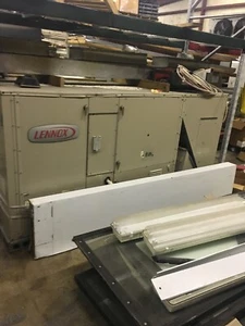 LENNOX LGA102H2BS4G 8.5 TON Rooftop Package Unit A/C And Natural Gas Heat - Picture 1 of 3